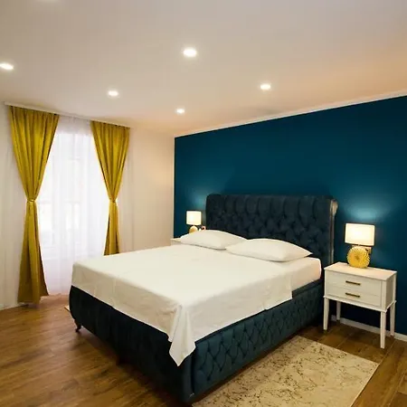 Gold Luxury 4* Сплит