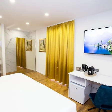 Gold Luxury 4*