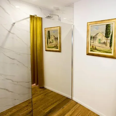 Gold Luxury Gæstehus Split