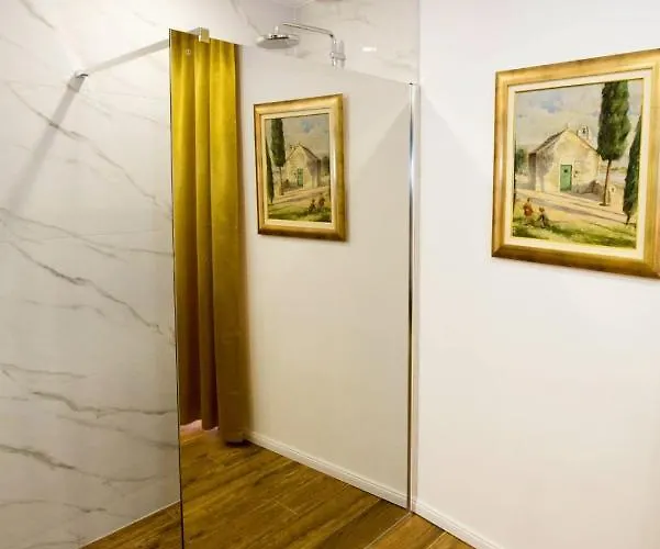 Gold Luxury Gasthof Split