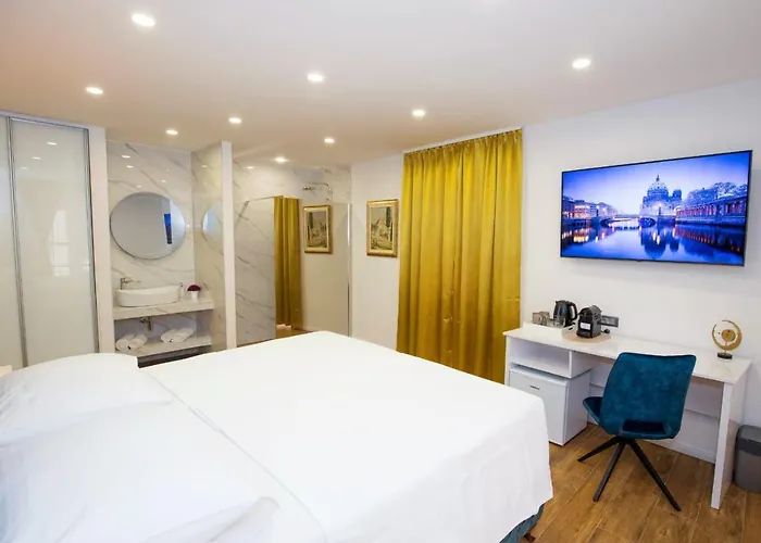 Gold Luxury Guest house 4*